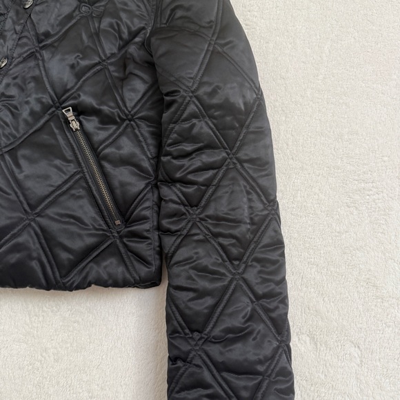 Guess Quilted Cropped Jacket Size M Black Snap Front Puffer Coat Moto ZipPockets - Picture 4 of 16